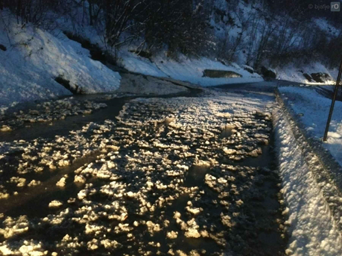 Bilde 2: Sørpeskred ved Byrkjeneset (Rv13) mellom Odda og Tyssedal. Foto: regObs/Statens vegvesen