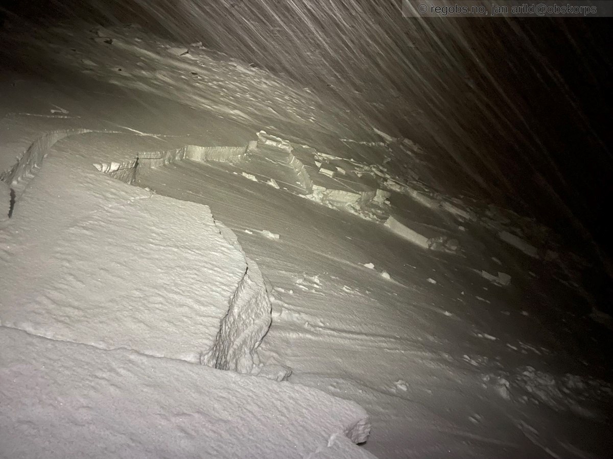 Fokksnø med nylig utløst snøskred