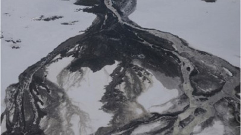 Deler av avsetningene til et sørpeskred.