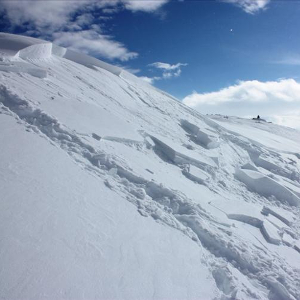 Restene etter et flakskred i et smått heng.